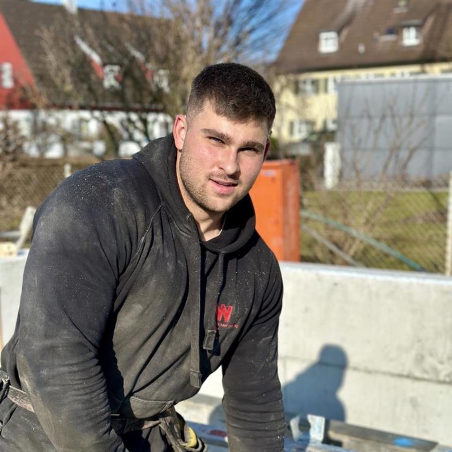 Elias K (1)